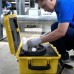 Centrifugeuse de terrain avec batteries rechargeables